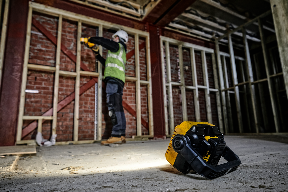 DCL077 DeWALT Aku LED pracovní světlo 12 - 18V, 2000 lm