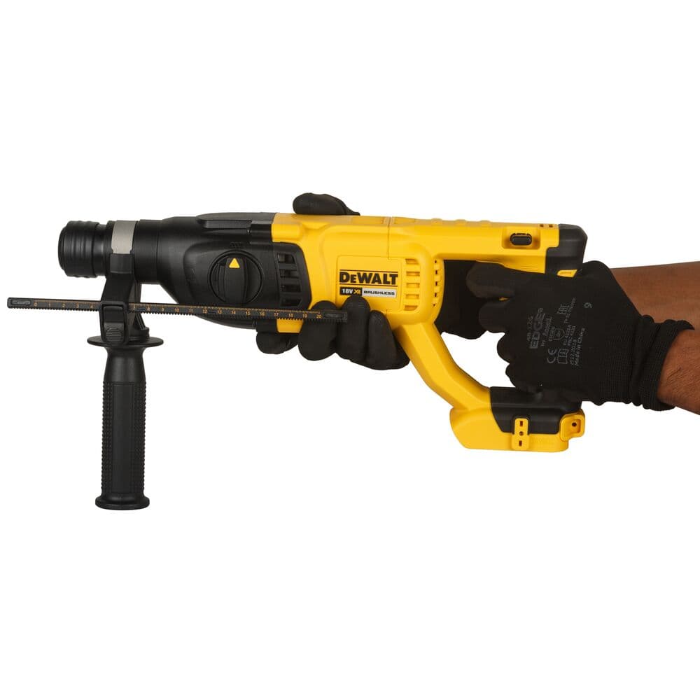 Aku bezuhlíkové vrtací kladivo XR 18V SDSplus 2,6J DeWALT DCH133N 